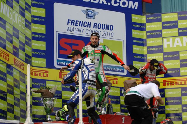 Podium_8434.jpg